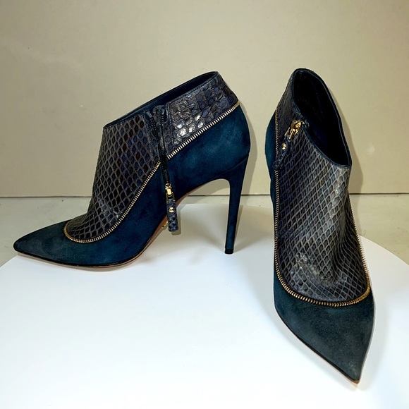LOUIS VUITTON HIGH HEEL ANKLE BOOTIES - Picture 4 of 11